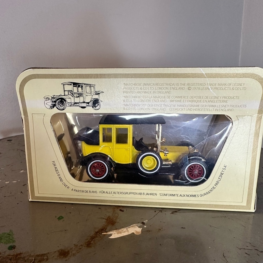 MIB Matchbox Models of Yesteryear 1912 Rolls Royce Y-7 Yellow / Black. - Picture 9 of 10